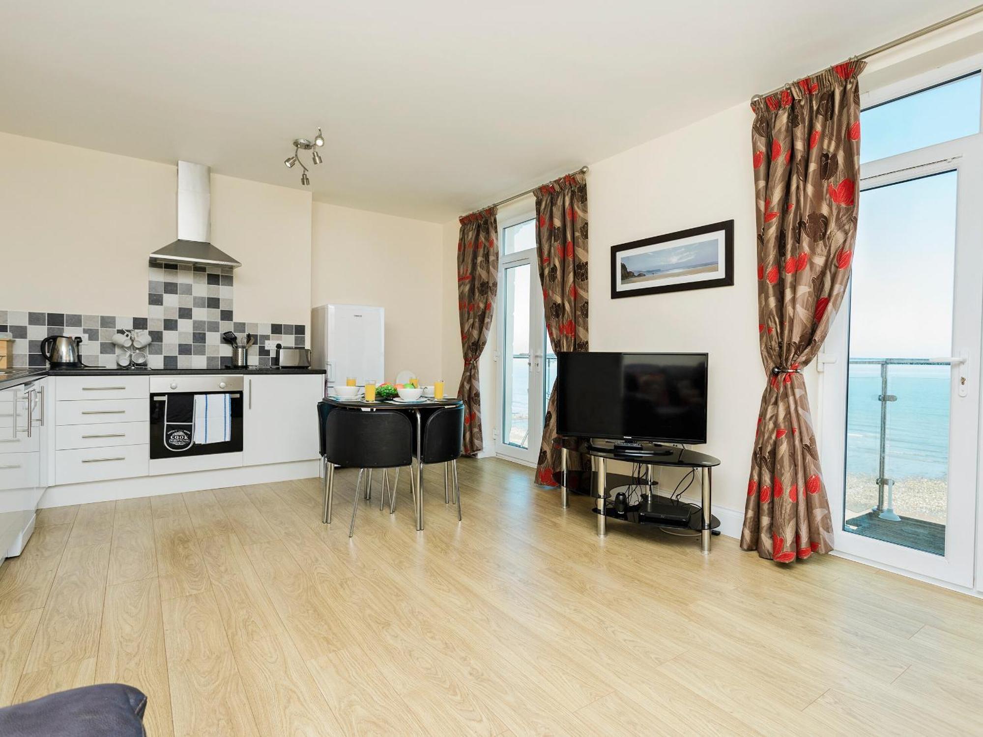 Sunny Beach Apartments Shanklin Exteriér fotografie