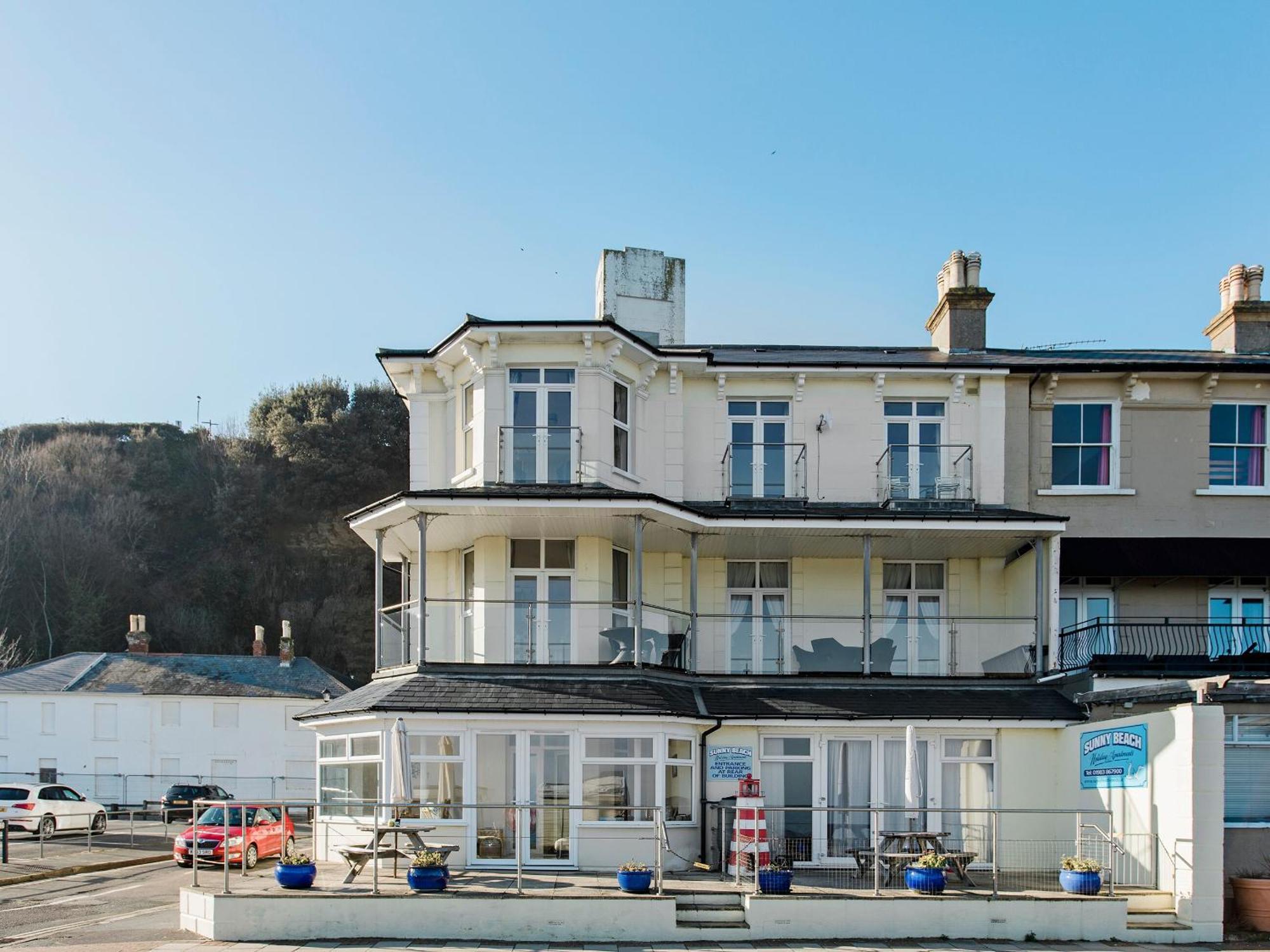 Sunny Beach Apartments Shanklin Exteriér fotografie